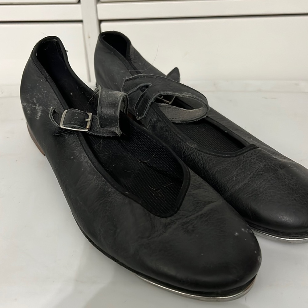 Capezio tap shoes, sz 8, used